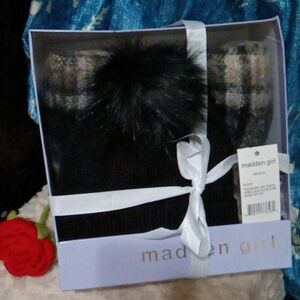 NWT Madden girl beanie & sequin scarf
